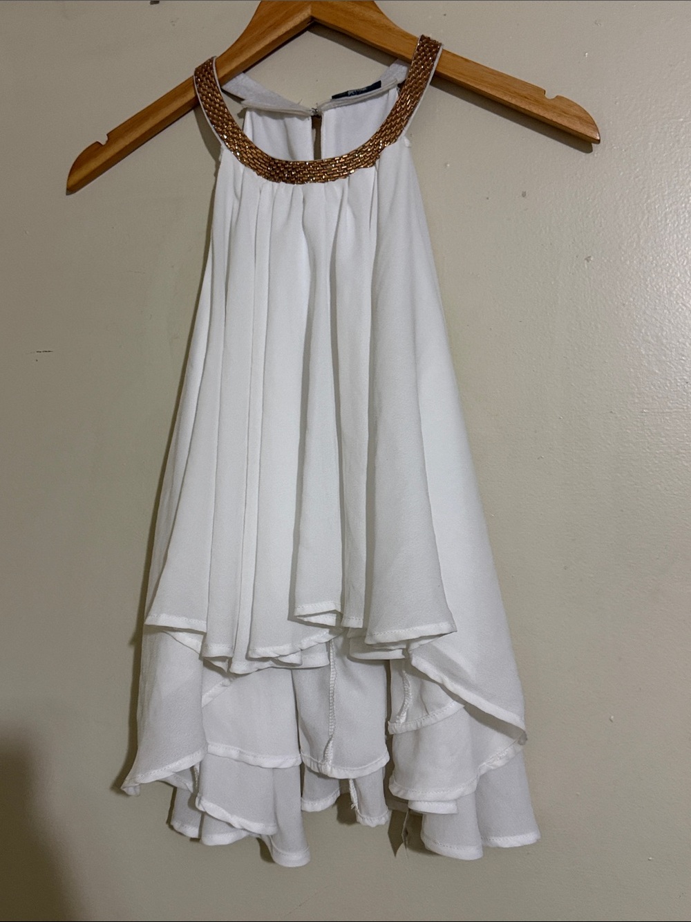Vizio embellished collar halter top